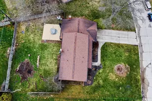 25234 Chapelweigh Dr, Farmington Hills, MI 48336 - Photo 32