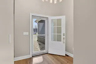 1132 Lochaven Cir, Hillsdale, MI 49242 - Photo 8