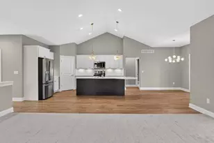 1132 Lochaven Cir, Hillsdale, MI 49242 - Photo 28