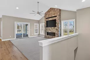 1132 Lochaven Cir, Hillsdale, MI 49242 - Photo 12