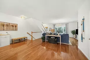 217 W Merchant St, New Buffalo, MI 49117 - Photo 4