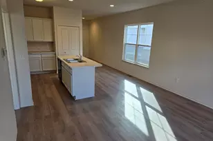 4266 Plum Village Cir, Monroe, MI 48161 - Photo 4