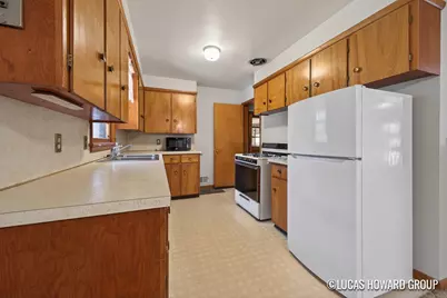 3234 Ivanrest Avenue SW, Grandville, MI 49418 - Photo 6