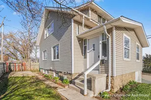 376 College Ave, Holland, MI 49423 - Photo 1