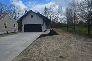 315 E Arlington St, Bangor, MI 49013 - Photo 2