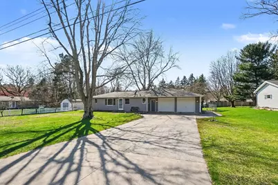 2435 Lilac Avenue, Holland, MI 49424 - Photo 8