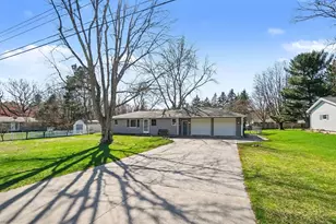 2435 Lilac Ave, Holland, MI 49424 - Photo 36