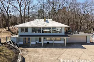 3229 Edgewater St, Muskegon, MI 49441 - Photo 1