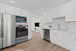 647 E Brockton Ave, Madison Heights, MI 48071 - Photo 12