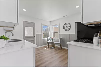 647 E Brockton Avenue, Madison Heights, MI 48071 - Photo 14