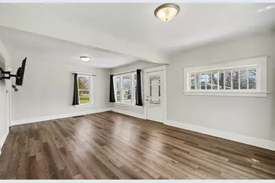 909 S Franklin Street, Greenville, MI 48838 - Photo 4