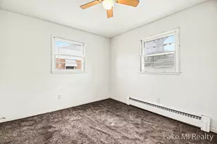 906 Belfield St SW, Wyoming, MI 49509 - Photo 10