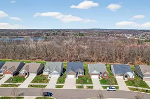 1158 Lark St, Lake Orion, MI 48360 - Photo 4