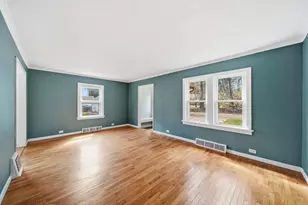 208 Thorpe Dr, Jackson, MI 49203 - Photo 4