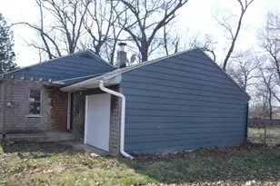 206 Clark St, Decatur, MI 49045 - Photo 2