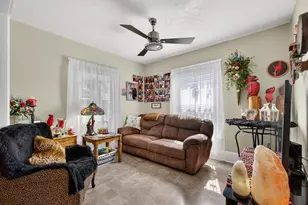 610 Chester St, Jackson, MI 49203 - Photo 10