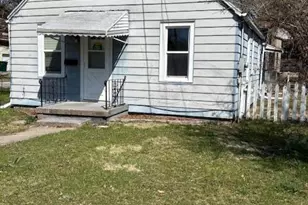 226 Dunlap St, Lansing, MI 48910 - Photo 2