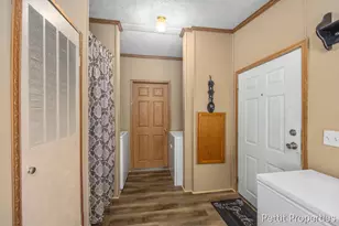 7062 Independence Ln SW, Grand Rapids, MI 49548 - Photo 12