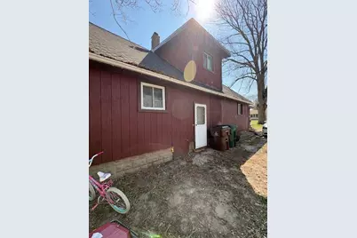 204 W Berry Avenue, Lansing, MI 48910 - Photo 2