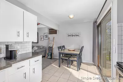 4062 Oriole Avenue SW, Wyoming, MI 49509 - Photo 12