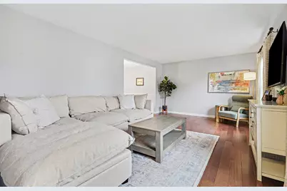 2211 Ridgewood Avenue SE, Grand Rapids, MI 49546 - Photo 2