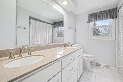 2211 Ridgewood Avenue SE, Grand Rapids, MI 49546 - Photo 16