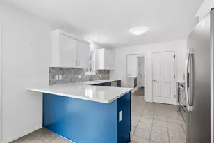 36029 Valley Dr, Paw Paw, MI 49079 - Photo 12