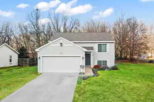 1015 Point Way, Lawton, MI 49065 - Photo 2