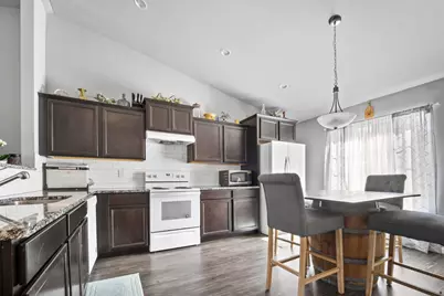 1015 Point Way, Lawton, MI 49065 - Photo 4