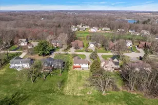 272 Fairway Ct, Plainwell, MI 49080 - Photo 36