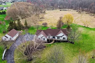 12126 Harvest Dr, Grass Lake, MI 49240 - Photo 2