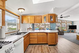 574 Maple Ln, Coldwater, MI 49036 - Photo 8