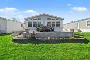574 Maple Ln, Coldwater, MI 49036 - Photo 2