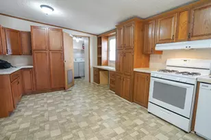8260 Earls Ct, Kalamazoo, MI 49009 - Photo 10
