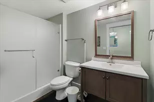 600 Broadway Ave NW, Grand Rapids, MI 49504 - Photo 24