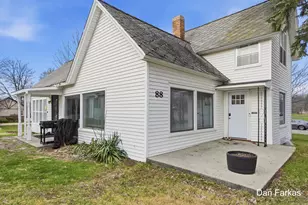 88 Muskegon St, Cedar Springs, MI 49319 - Photo 4