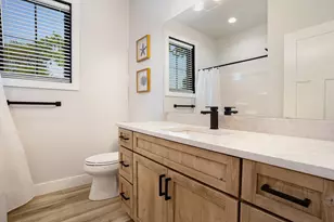 318 Edgell St, South Haven, MI 49090 - Photo 12