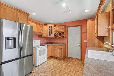 315 Barberry Avenue, Portage, MI 49002 - Photo 8
