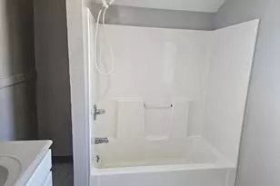 828 Division St, Adrian, MI 49221 - Photo 18