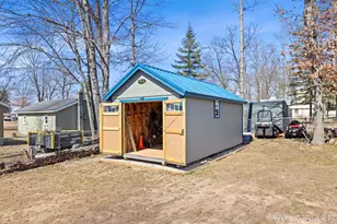 127 Maple Bluff Ave, Prudenville, MI 48651 - Photo 28