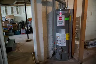 111 W Barnes Ave, Lansing, MI 48910 - Photo 18