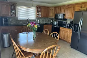15972 Petros Dr, Rockwood, MI 48173 - Photo 8