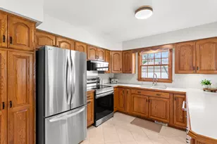 1320 Highgate Rd, Kalamazoo, MI 49006 - Photo 8