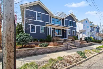 211 W Davis Avenue, Ann Arbor, MI 48103 - Photo 2