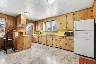 38 Lake St, Manistee, MI 49660 - Photo 8