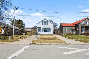 38 Lake St, Manistee, MI 49660 - Photo 2