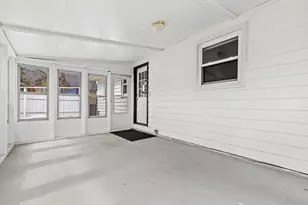 2418 4 Mile Rd NW, Grand Rapids, MI 49544 - Photo 32