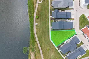 279 Waters Edge Dr, Saint Joseph, MI 49085 - Photo 1