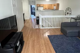 1021 Maiden Ln, Ann Arbor, MI 48105 - Photo 4