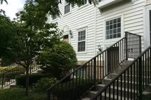 1021 Maiden Ln, Ann Arbor, MI 48105 - Photo 2